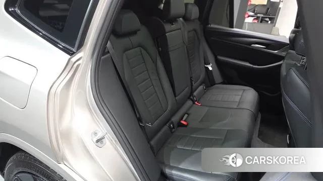 BMW iX3 2023 Серебристо-серый из Кореи, фото 3