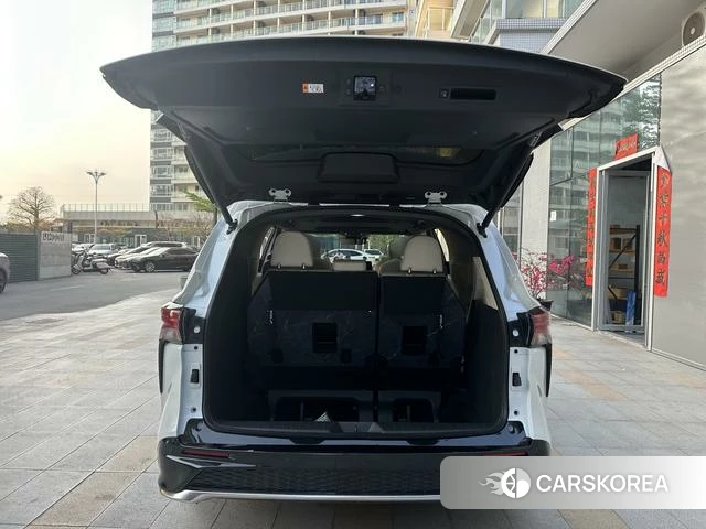Toyota Grevia 2025 Белый из Китая, фото 3