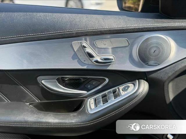 Mercedes-Benz C-Class W205 2018 Белый из Кореи, фото 3