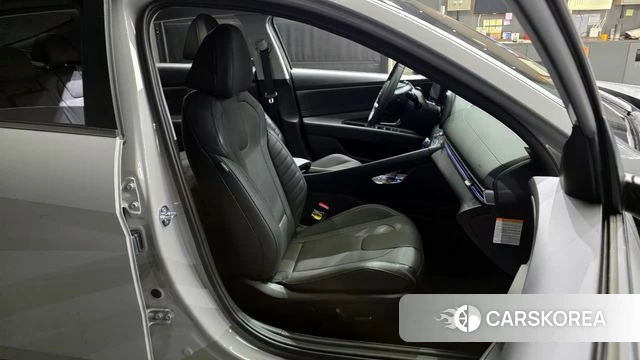 Hyundai The New Avante Hybrid (CN7) 2025 Серебристо-серый из Кореи, фото 3