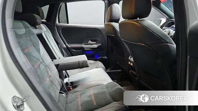 Mercedes-Benz GLA - Class H247 2023 Белый из Кореи, фото 3