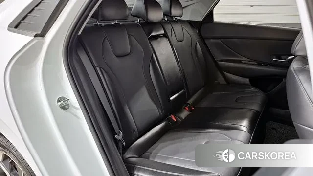 Hyundai Avante Hybrid (CN7) 2022 Белый из Кореи, фото 3