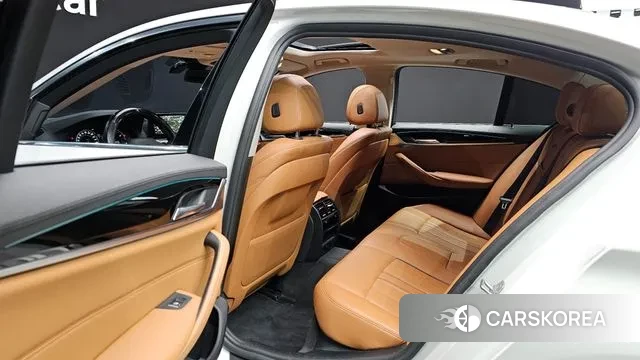 BMW 5 Series (G30) 2018 Белый из Кореи, фото 3