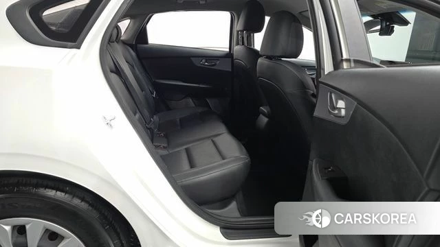 Kia The New K3 2nd generation 2021 Белый из Кореи, фото 3