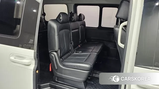 Hyundai Staria 2022 Белый из Кореи, фото 3