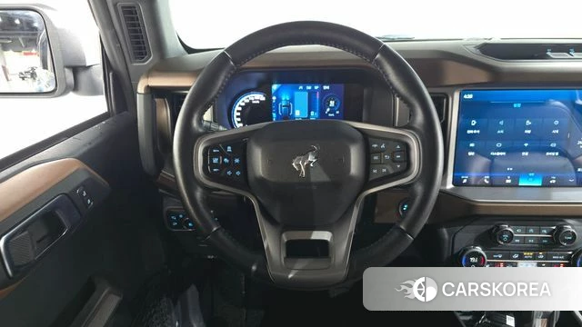 Ford Bronco 6th Generation 2023 Небесно-голубой из Кореи, фото 3