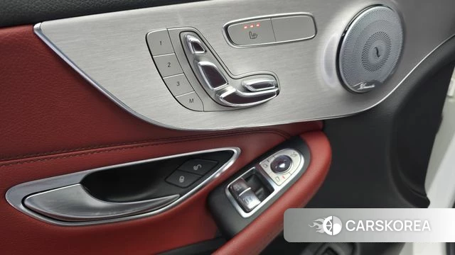 Mercedes-Benz C-Class W205 2018 Белый из Кореи, фото 3