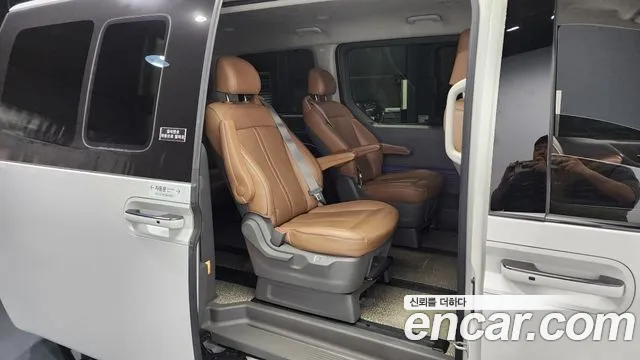 Hyundai Staria 2021 Белый из Кореи, фото 3