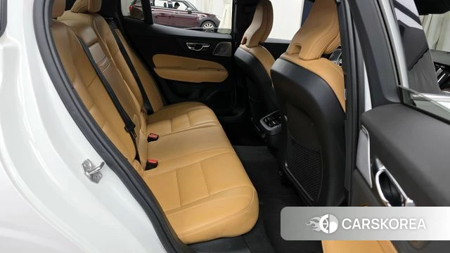 Volvo S60 3rd generation 2021 Белый из Кореи, фото 3