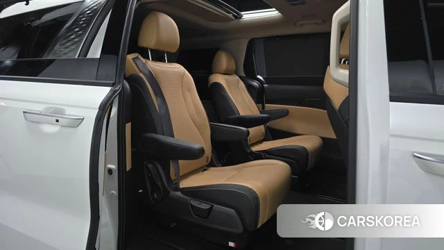 Kia Carnival 4th generation 2023 Белый из Кореи, фото 3