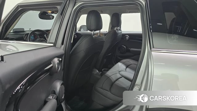 Mini Cooper 2024 Серебряный из Кореи, фото 3