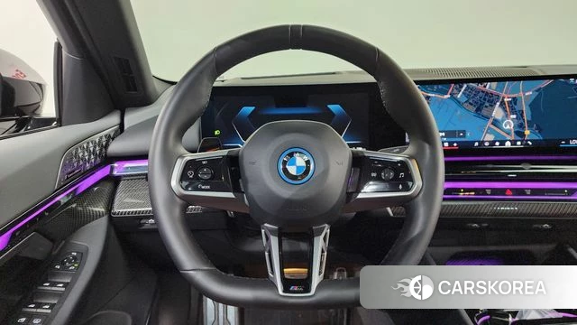 BMW i5 (G60) 2023 Черный из Кореи, фото 3