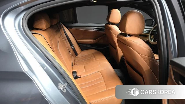 BMW 5 Series (G30) 2018 Серый из Кореи, фото 3