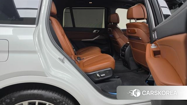 BMW X7 (G07) 2023 Белый из Кореи, фото 3