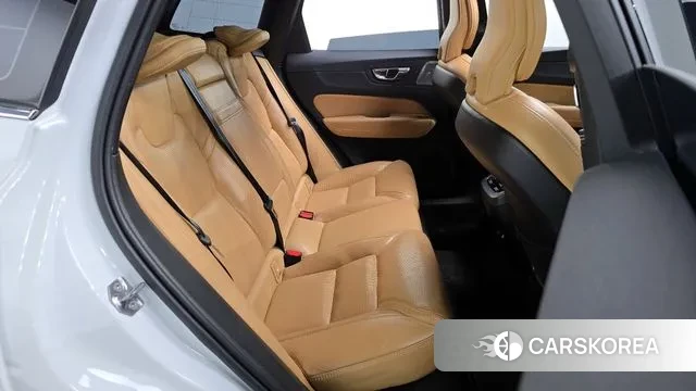 Volvo XC60 second Generation 2019 Белый из Кореи, фото 3