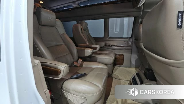 Chevrolet Express Van 2019 Белый из Кореи, фото 3