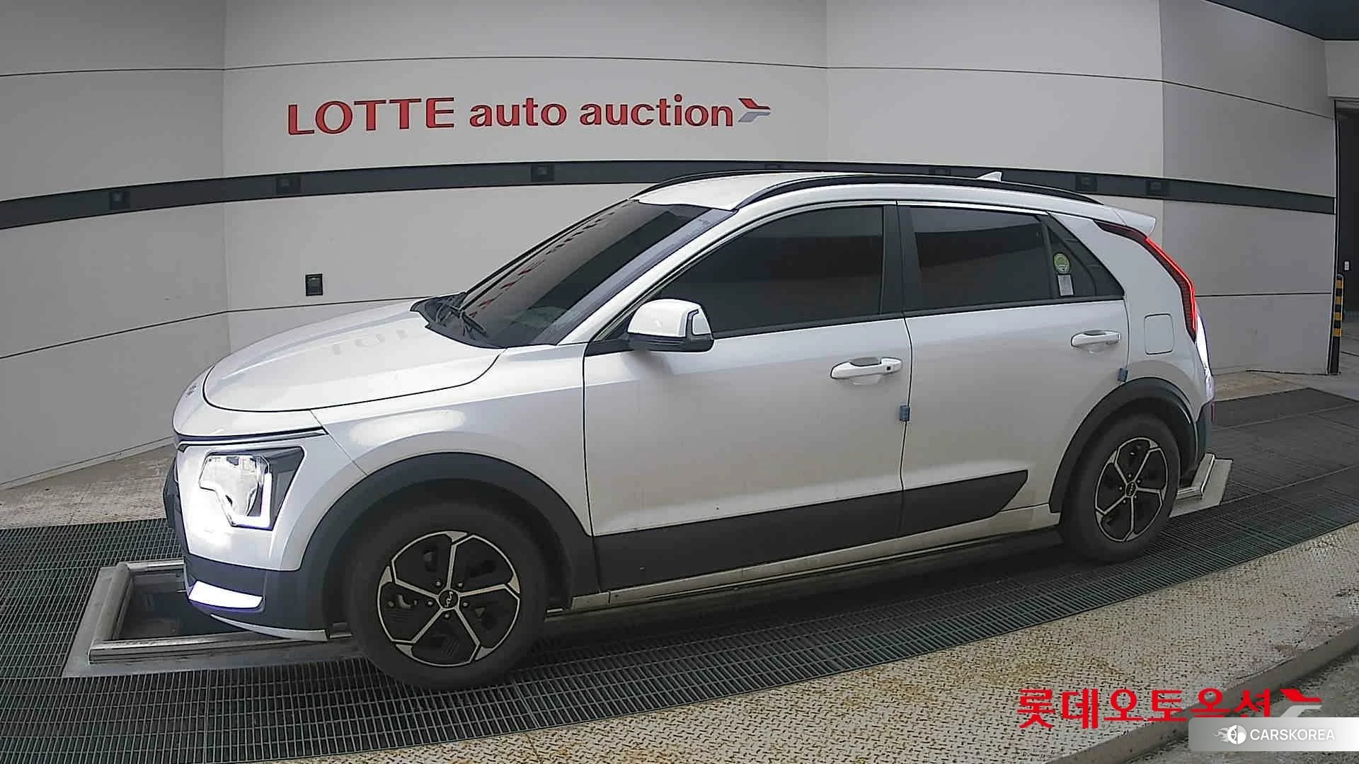 Kia Niro Hybrid 2022 Snow White Pearl (optional) из Кореи, фото 3