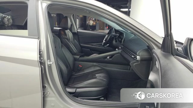 Hyundai Avante Hybrid (CN7) 2020 Серебристо-серый из Кореи, фото 3