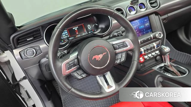 Ford Mustang 2022 Белый из Кореи, фото 3