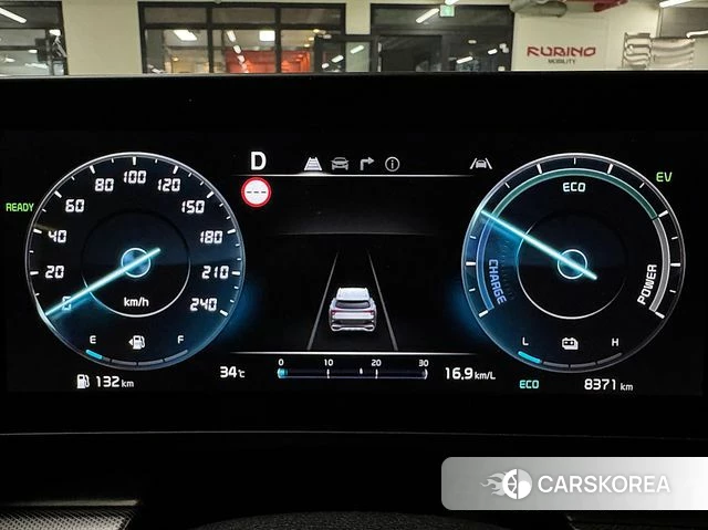 Kia Sportage 5th Generation Hybrid 2024 Белый из Кореи, фото 3
