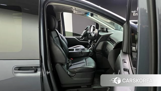 Hyundai Staria 2023 Серый из Кореи, фото 3