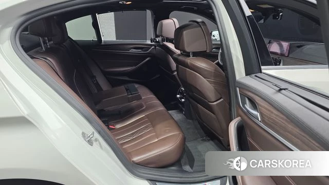 BMW 5 Series (G30) 2019 Белый из Кореи, фото 3