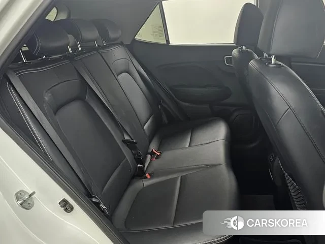 Hyundai Venue 2023 Белый из Кореи, фото 3