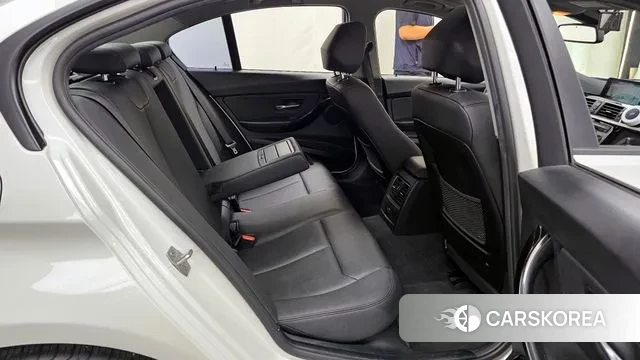 BMW 3 Series (F30) 2018 Белый из Кореи, фото 3