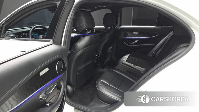 Mercedes-Benz E-Class W213 2022 Белый из Кореи, фото 3