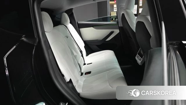 Tesla Model Y 2025 Черный из Кореи, фото 3