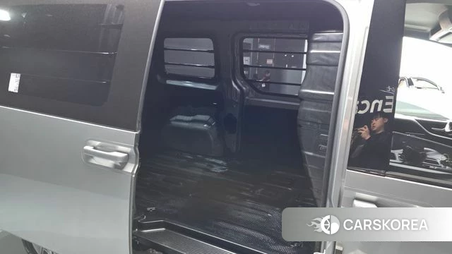 Hyundai Staria 2021 Серебряный из Кореи, фото 3
