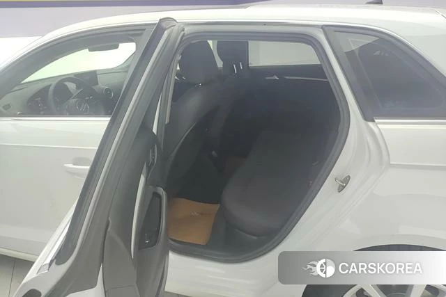 Audi A3 2020 Белый из Китая, фото 3
