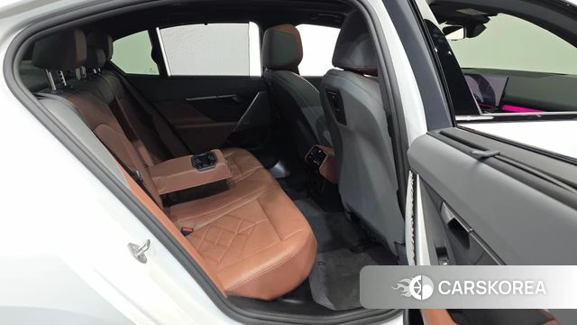 BMW i5 (G60) 2024 Белый из Кореи, фото 3