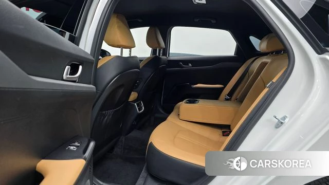 Kia K5 3rd generation 2023 Белый из Кореи, фото 3