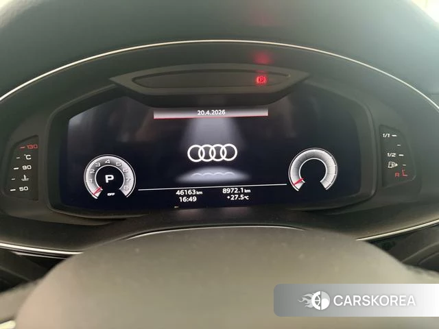 Audi Q7 2023 Черный из Китая, фото 3