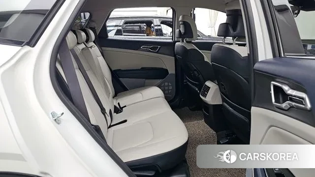 Kia Sportage 5th Generation 2023 Белый из Кореи, фото 3