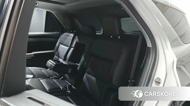 Ford Explorer 6th Generation 2021 Белый из Кореи, фото 3
