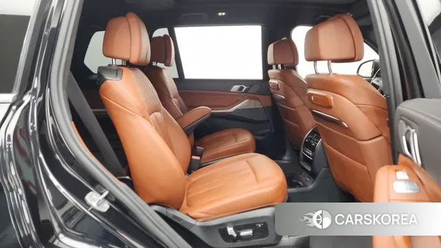 BMW X7 (G07) 2023 Черный из Кореи, фото 3