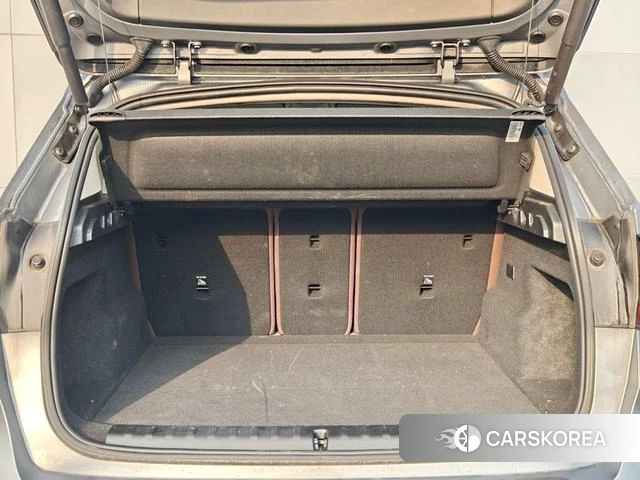 BMW iX1 2023 Серебристо-серый из Китая, фото 3
