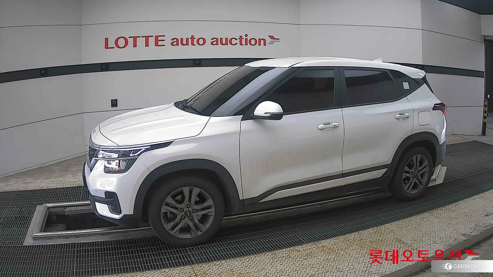 Kia Seltos 2023 Snow White Pearl из Кореи, фото 3