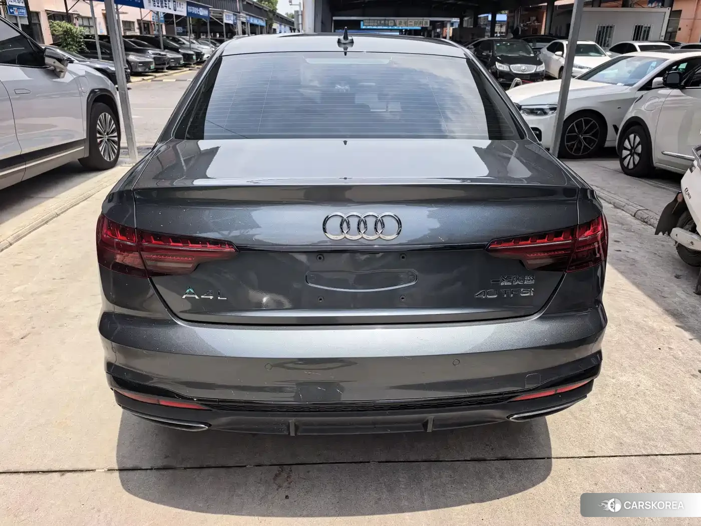 Audi A4L 2022 Silver/gray из Китая, фото 3