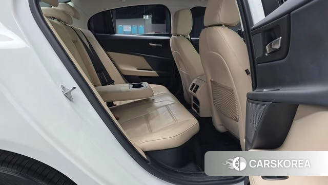 Jaguar XE 2019 Белый из Кореи, фото 3