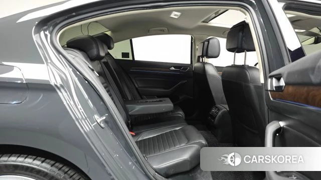 Volkswagen Passat GT (B8) 2018 Серый из Кореи, фото 3