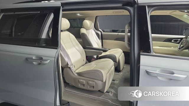 Kia The New Carnival 4th Generation 2024 Серебристо-серый из Кореи, фото 3