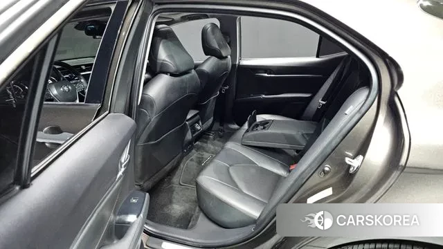 Toyota Camry (XV70) 2018 Песочный из Кореи, фото 3