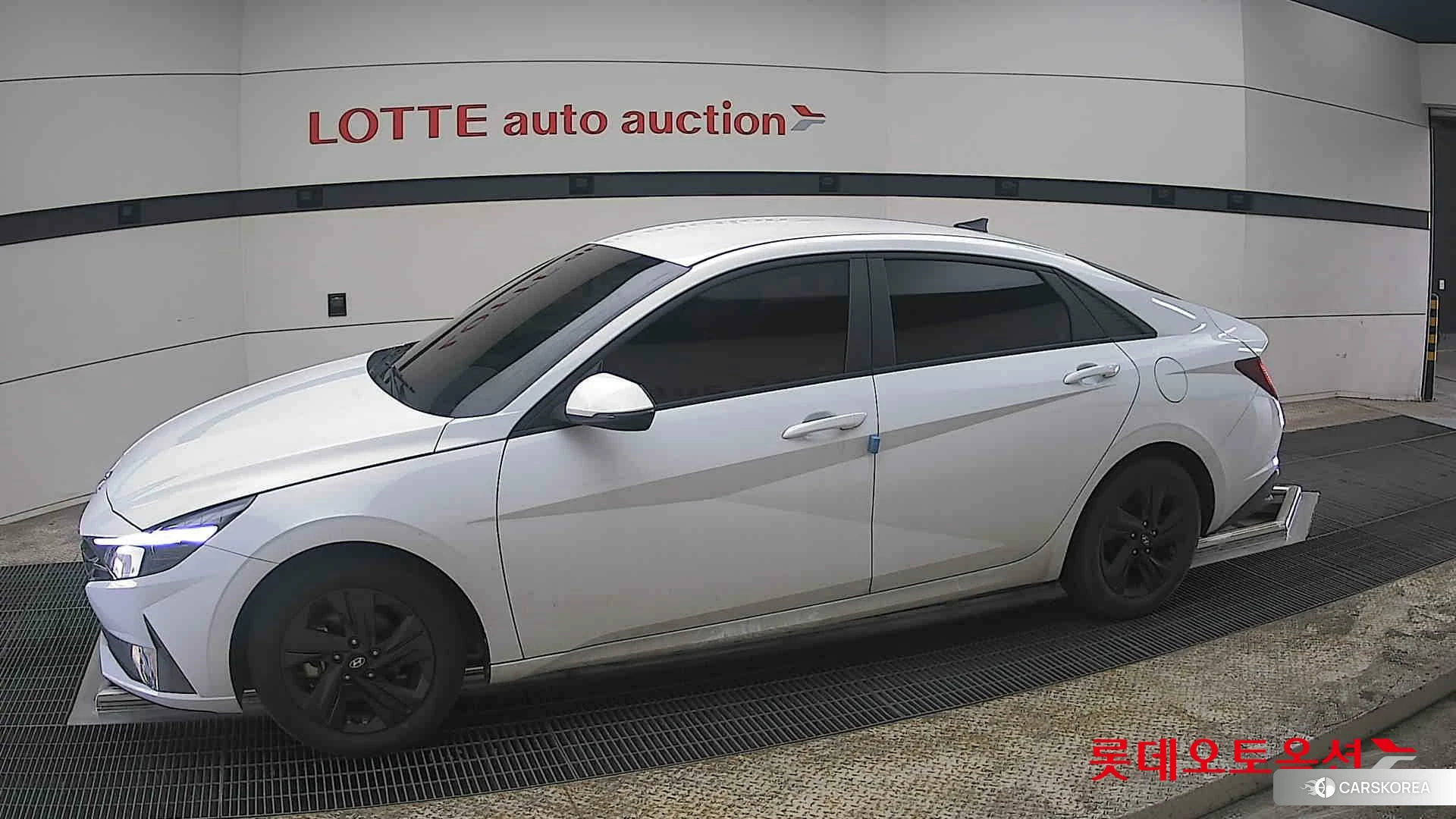 Hyundai Avante Hybrid 2022 Polar White из Кореи, фото 3