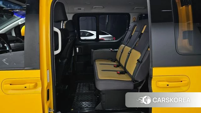 Hyundai Staria 2024 Желтый из Кореи, фото 3