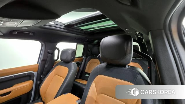 Land Rover Defender (L663) 2024 Серебряный из Кореи, фото 3