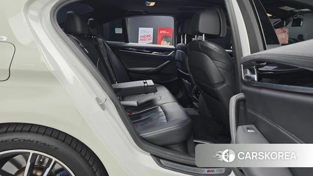 BMW 5 Series (G30) 2021 Белый из Кореи, фото 3