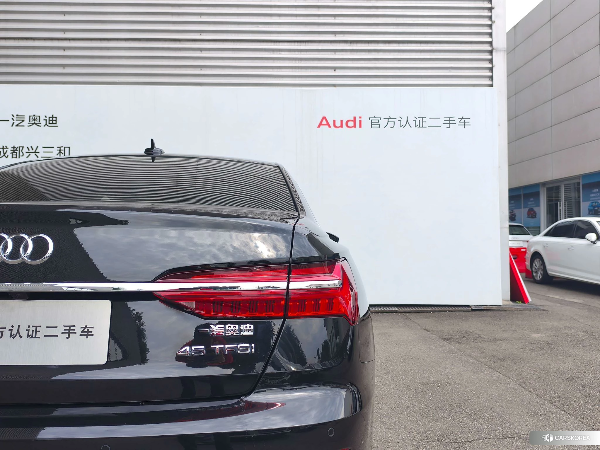 Audi A6L 2022 Черный из Китая, фото 3